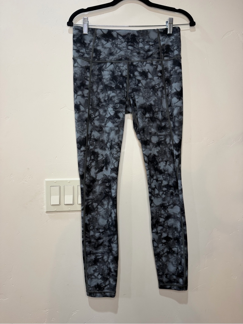 Athleta Tie-Dye Black Gray Active Leggings #31